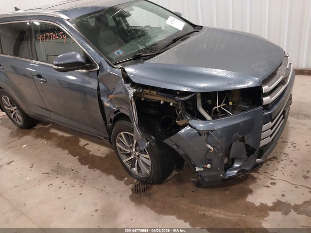 5TDJZRFH9HS483668 Toyota Highlander Xle