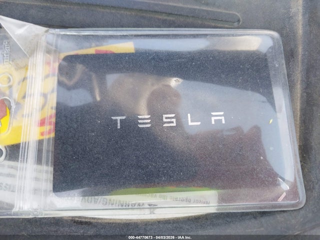 2024 Tesla Model Y Long Range Dual Motor All-wheel Drive მანქანა იყიდება აუქციონზე, vin: 7SAYGAEEXRF020217, აუქციონის ნომერი: 44770673