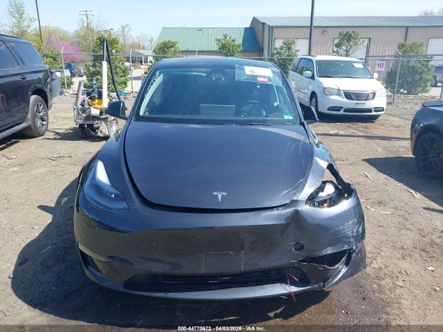 2024 Tesla Model Y Long Range Dual Motor All-wheel Drive მანქანა იყიდება აუქციონზე, vin: 7SAYGAEEXRF020217, აუქციონის ნომერი: 44770673