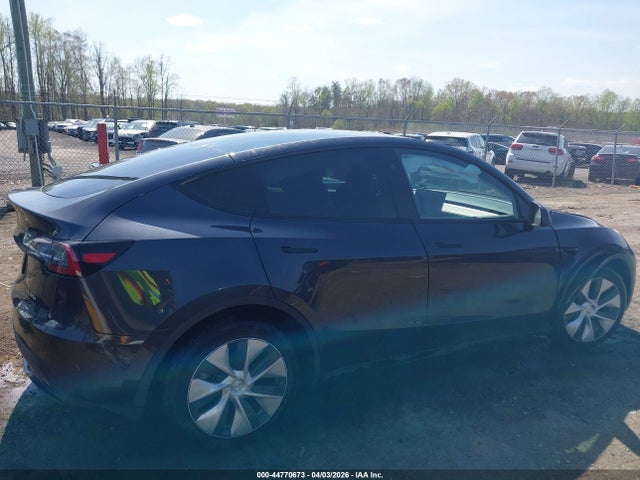 2024 Tesla Model Y Long Range Dual Motor All-wheel Drive მანქანა იყიდება აუქციონზე, vin: 7SAYGAEEXRF020217, აუქციონის ნომერი: 44770673