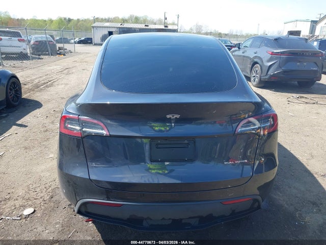 2024 Tesla Model Y Long Range Dual Motor All-wheel Drive მანქანა იყიდება აუქციონზე, vin: 7SAYGAEEXRF020217, აუქციონის ნომერი: 44770673