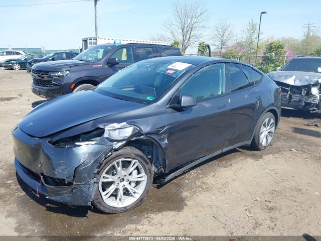 2024 Tesla Model Y Long Range Dual Motor All-wheel Drive მანქანა იყიდება აუქციონზე, vin: 7SAYGAEEXRF020217, აუქციონის ნომერი: 44770673
