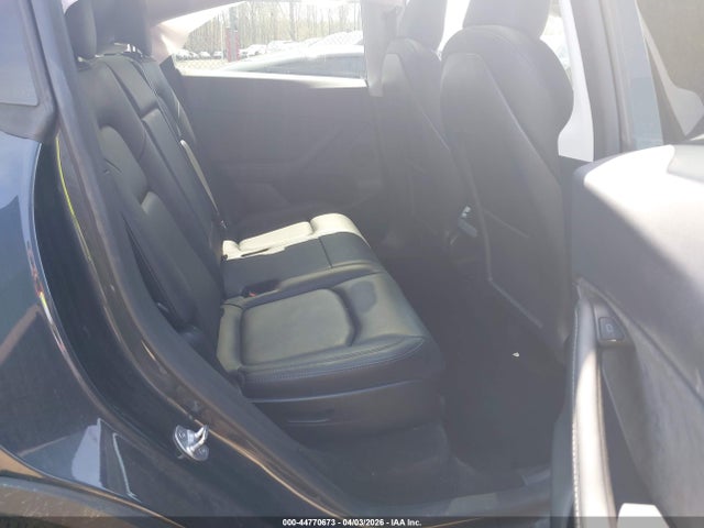 2024 Tesla Model Y Long Range Dual Motor All-wheel Drive მანქანა იყიდება აუქციონზე, vin: 7SAYGAEEXRF020217, აუქციონის ნომერი: 44770673