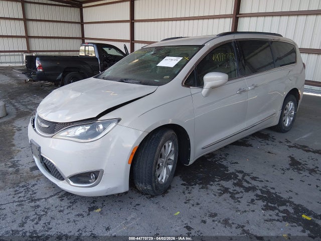 Продаж на аукціоні авто 2017 Chrysler Pacifica Touring-l, vin: 2C4RC1BG1HR633784, номер лоту: 44770729