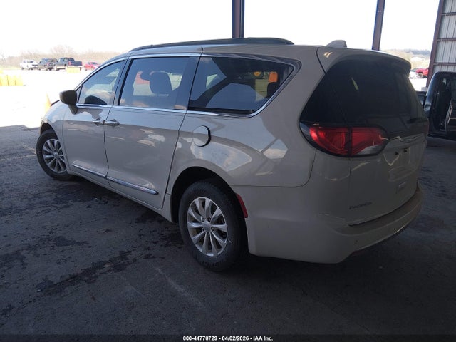 Продаж на аукціоні авто 2017 Chrysler Pacifica Touring-l, vin: 2C4RC1BG1HR633784, номер лоту: 44770729