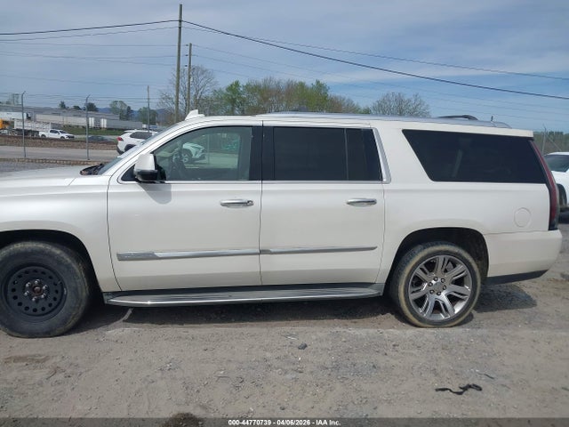 Aukcja sprzedaży 2015 Cadillac Escalade Esv Luxury, vin: 1GYS4SKJ8FR555159, numer aukcji: 44770739