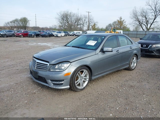 2012 MERCEDES-BENZ C 300 WDDGF8BB7CR234085 Photo 1