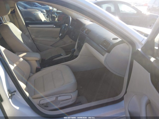 Продаж на аукціоні авто 2014 Volkswagen Passat 1.8t Wolfsburg Edition, vin: 1VWAS7A38EC119580, номер лоту: 44770895
