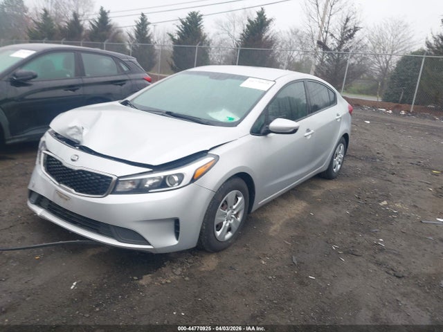 44770925 :رقم المزاد ، 3KPFL4A72JE250725 vin ، 2018 Kia Forte Lx مزاد بيع
