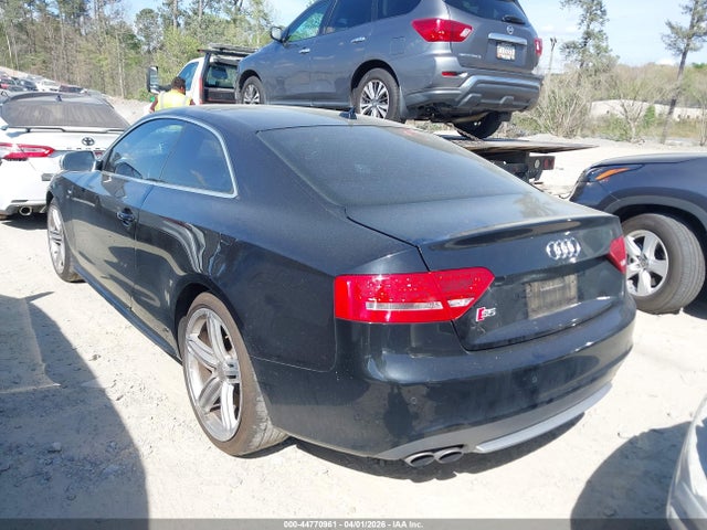 2011 AUDI S5 WAUCVAFR1BA084690 Photo 2
