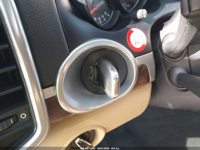 2017 PORSCHE CAYENNE WP1AA2A26HKA92064 Photo 10