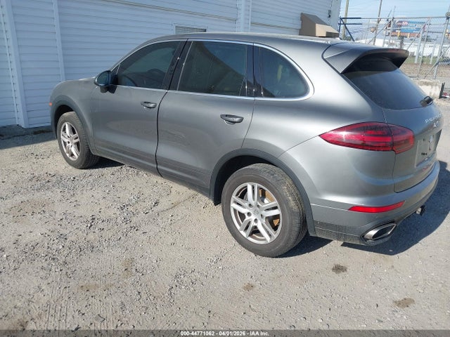 2017 PORSCHE CAYENNE WP1AA2A26HKA92064 Photo 2