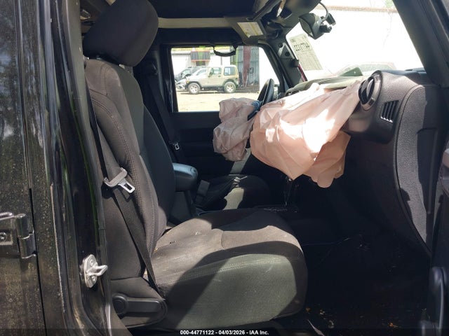 2016 JEEP WRANGLER UNLIMITED 1C4BJWDG7GL133332 Photo 4