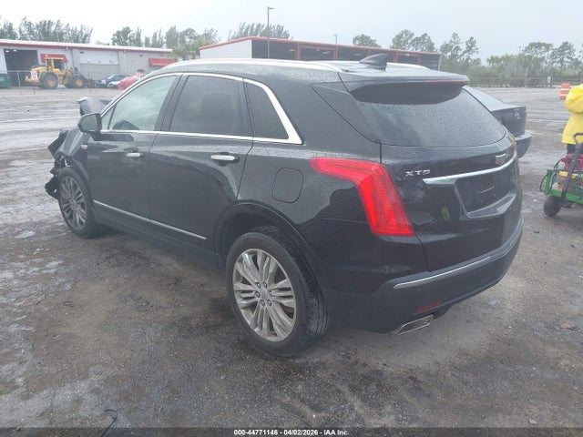 2018 CADILLAC XT5 1GYKNERS1JZ146491 Photo 2