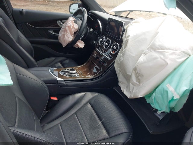 44771177 :رقم المزاد ، WDC0J4KB0JF377181 vin ، 2018 Mercedes-benz Glc 300 Coupe 4matic مزاد بيع