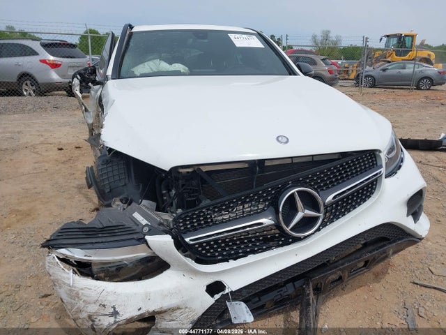 44771177 :رقم المزاد ، WDC0J4KB0JF377181 vin ، 2018 Mercedes-benz Glc 300 Coupe 4matic مزاد بيع