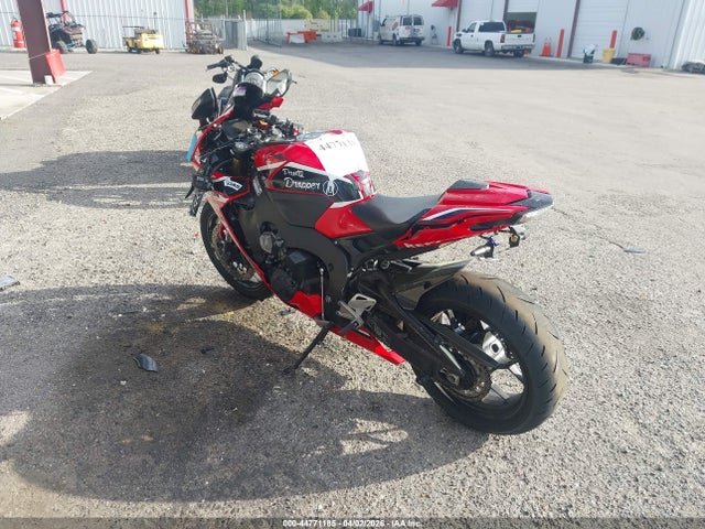 Продажа на аукционе авто 2018 Honda Cbr1000 Rr, vin: JH2SC7710JK100779, номер лота: 44771185