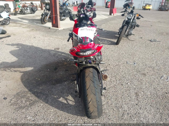 Продажа на аукционе авто 2018 Honda Cbr1000 Rr, vin: JH2SC7710JK100779, номер лота: 44771185
