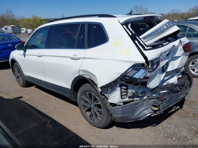 2019 VOLKSWAGEN TIGUAN 3VV2B7AX7KM083032 Photo 2
