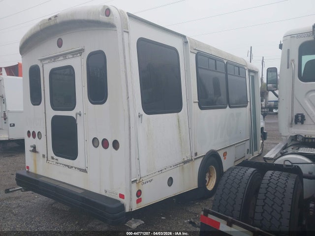 Ford E-450 Cutaway 2015 1FDFE4FS6FDA10556 Image 13