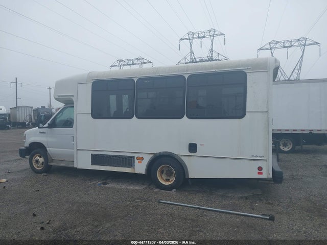 Ford E-450 Cutaway 2015 1FDFE4FS6FDA10556 Image 14