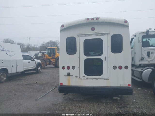 Ford E-450 Cutaway 2015 1FDFE4FS6FDA10556 Image 15