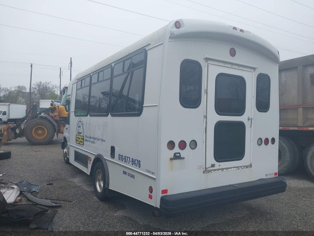 Ford E-450 Cutaway 2016 1FDFE4FS5GDC23337 Image 17
