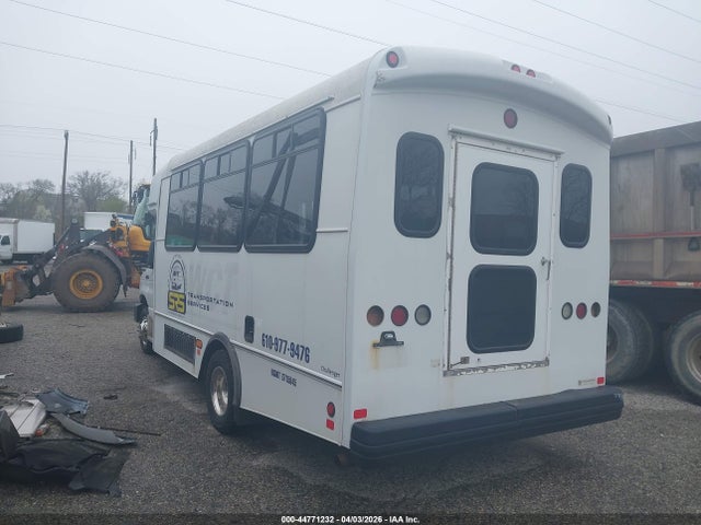 Ford E-450 Cutaway 2016 1FDFE4FS5GDC23337 Image 3