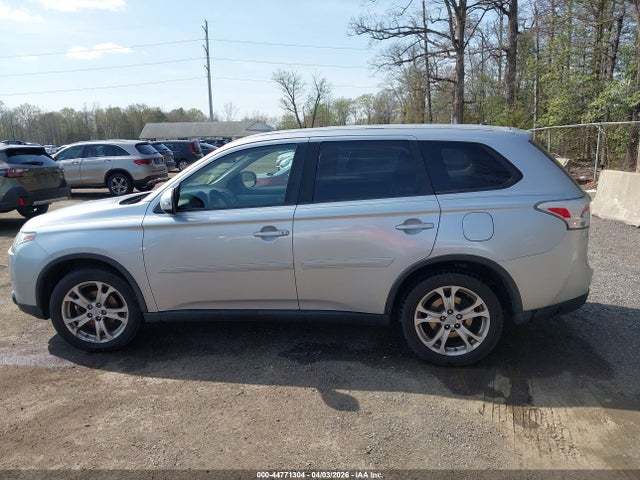 Продаж на аукціоні авто 2015 Mitsubishi Outlander Se, vin: JA4AD3A33FZ000110, номер лоту: 44771304