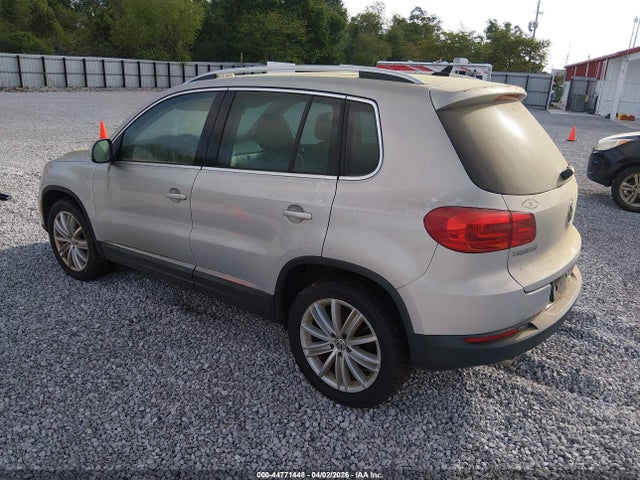 2015 VOLKSWAGEN TIGUAN WVGAV7AX1FW504326 Photo 2