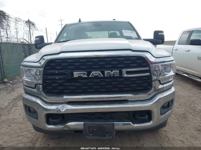 3C6UR5DJ8RG302787 RAM 2500 Big Horn 4x4 6&#039;4 Box