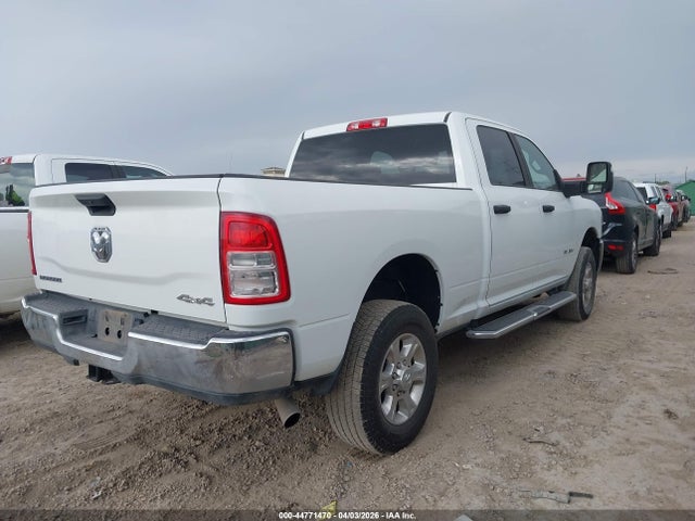3C6UR5DJ8RG302787 RAM 2500 Big Horn 4x4 6&#039;4 Box