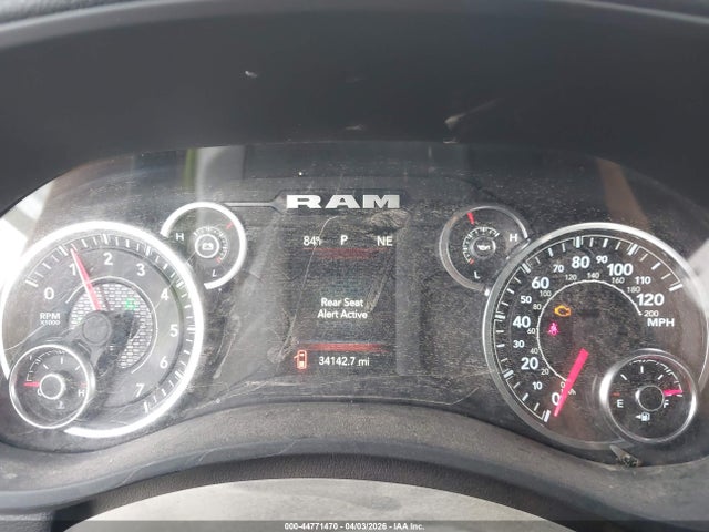 3C6UR5DJ8RG302787 RAM 2500 Big Horn 4x4 6&#039;4 Box