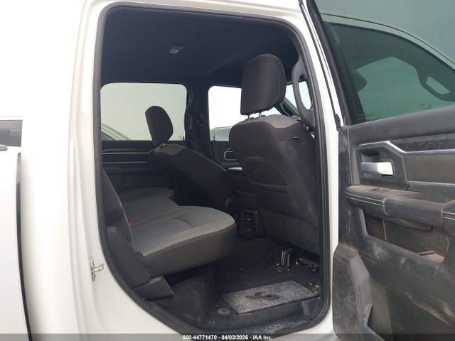 3C6UR5DJ8RG302787 RAM 2500 Big Horn 4x4 6&#039;4 Box