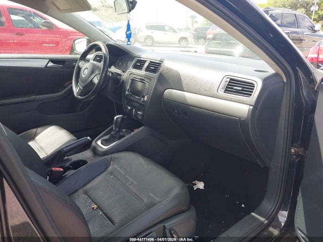 44771496 :رقم المزاد ، 3VWD17AJ6EM295640 vin ، 2014 Volkswagen Jetta 1.8t Se مزاد بيع
