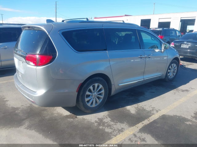 Aukcja sprzedaży 2018 Chrysler Pacifica Touring L, vin: 2C4RC1BGXJR214063, numer aukcji: 44771578