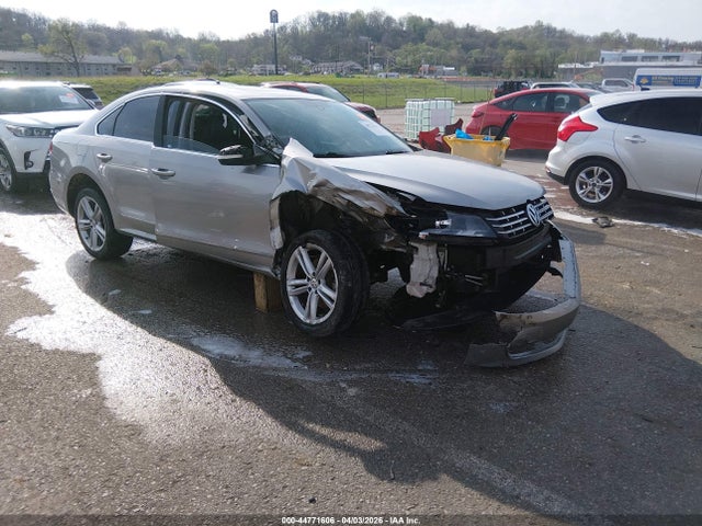 Aukcja sprzedaży 2014 Volkswagen Passat 2.0l Tdi Sel Premium, vin: 1VWCN7A32EC005560, numer aukcji: 44771606