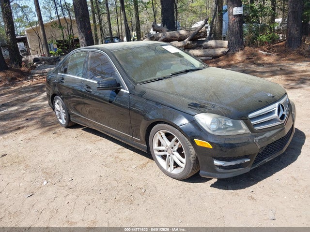 2013 MERCEDES-BENZ C 250 WDDGF4HB9DR262679