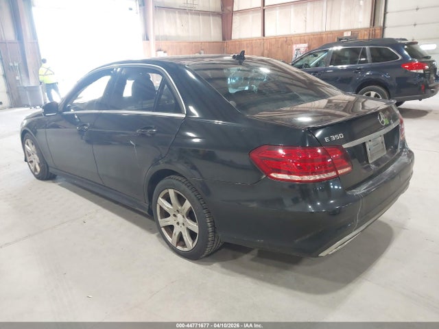 2014 MERCEDES-BENZ E 350 WDDHF8JB6EB057031 Photo 2