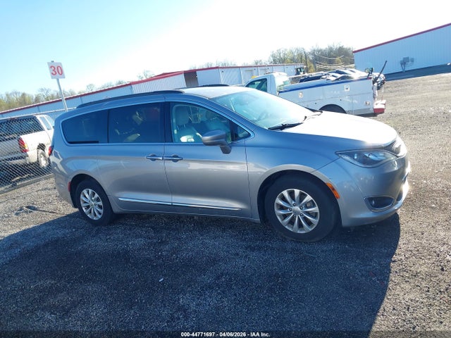 Aukcja sprzedaży 2017 Chrysler Pacifica Touring-l, vin: 2C4RC1BG2HR515548, numer aukcji: 44771697