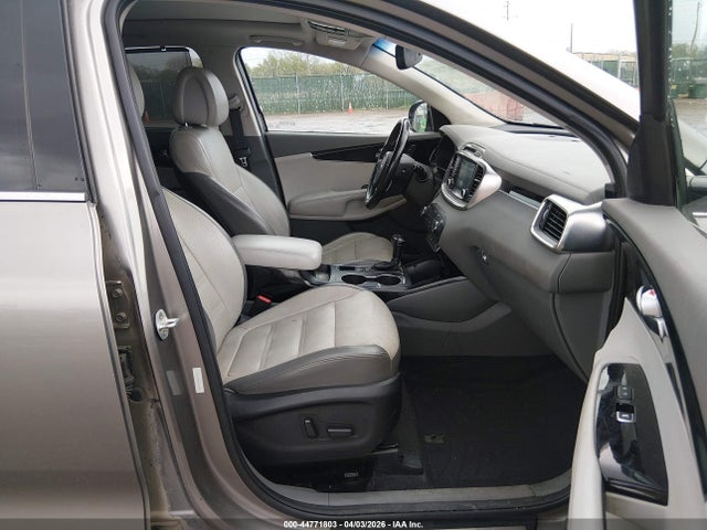 5XYPK4A59GG114125 KIA Sorento 3.3l Sx