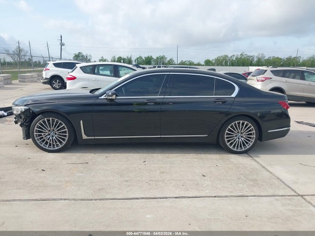 WBA7T2C03MCG03803 BMW 740I