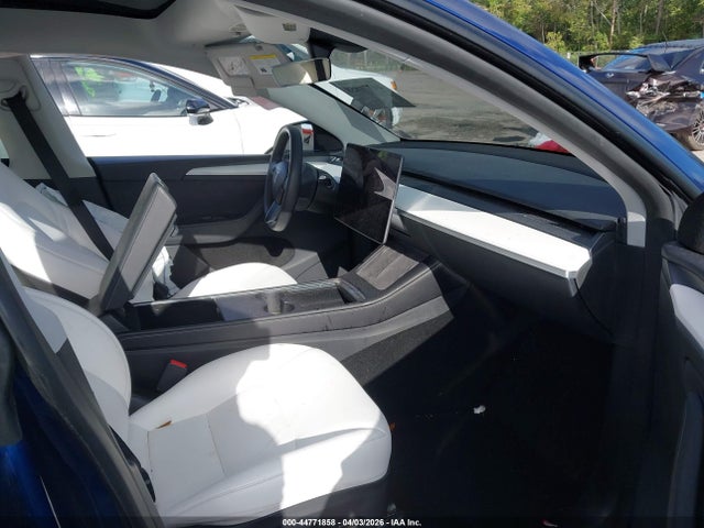 Продаж на аукціоні авто 2025 Tesla Model Y Long Range Dual Motor All-wheel Drive, vin: 7SAYGDEE2SA339227, номер лоту: 44771858