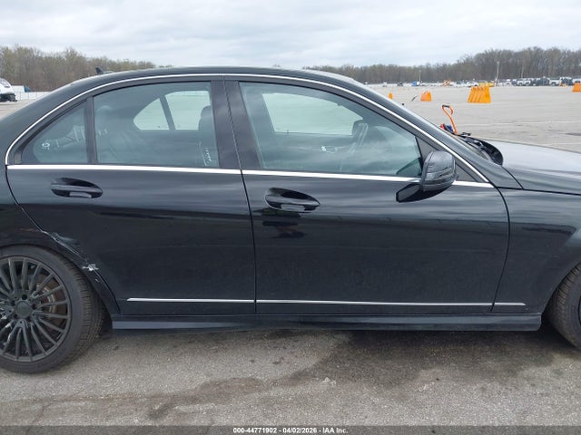 44771902 :رقم المزاد ، WDDGF8BB9BR186975 vin ، 2011 Mercedes-benz C 300 Sport 4matic مزاد بيع