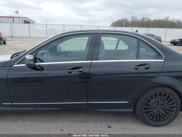 44771902 :رقم المزاد ، WDDGF8BB9BR186975 vin ، 2011 Mercedes-benz C 300 Sport 4matic مزاد بيع