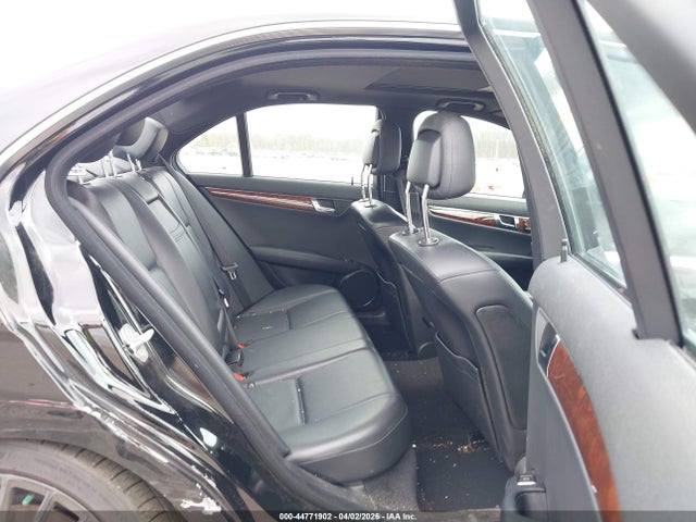 44771902 :رقم المزاد ، WDDGF8BB9BR186975 vin ، 2011 Mercedes-benz C 300 Sport 4matic مزاد بيع