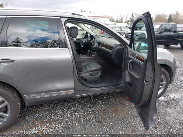 Aukcja sprzedaży 2016 Volkswagen Touareg Vr6 Lux, vin: WVGEF9BP4GD002352, numer aukcji: 44771920