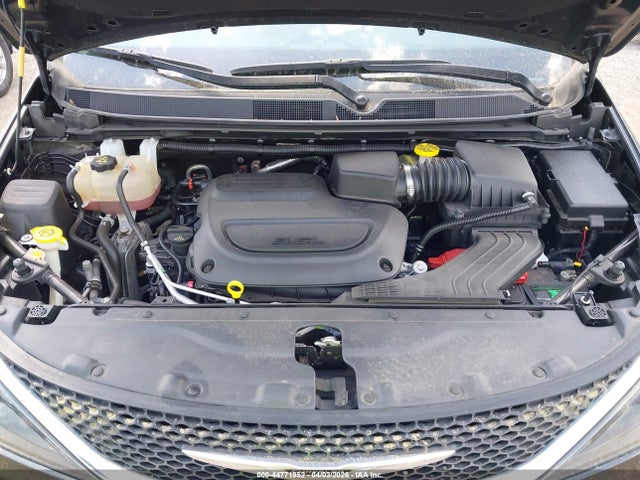 44771952 :رقم المزاد ، 2C4RC1DG7MR515181 vin ، 2021 Chrysler Voyager Lxi مزاد بيع