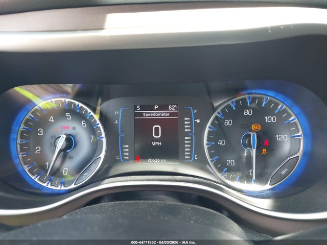 44771952 :رقم المزاد ، 2C4RC1DG7MR515181 vin ، 2021 Chrysler Voyager Lxi مزاد بيع