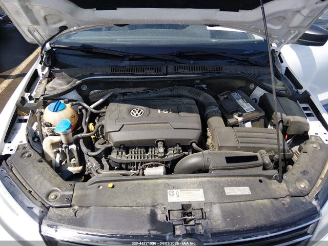 44771996 :رقم المزاد ، 3VWD17AJ2FM239504 vin ، 2015 Volkswagen Jetta 1.8t Se مزاد بيع